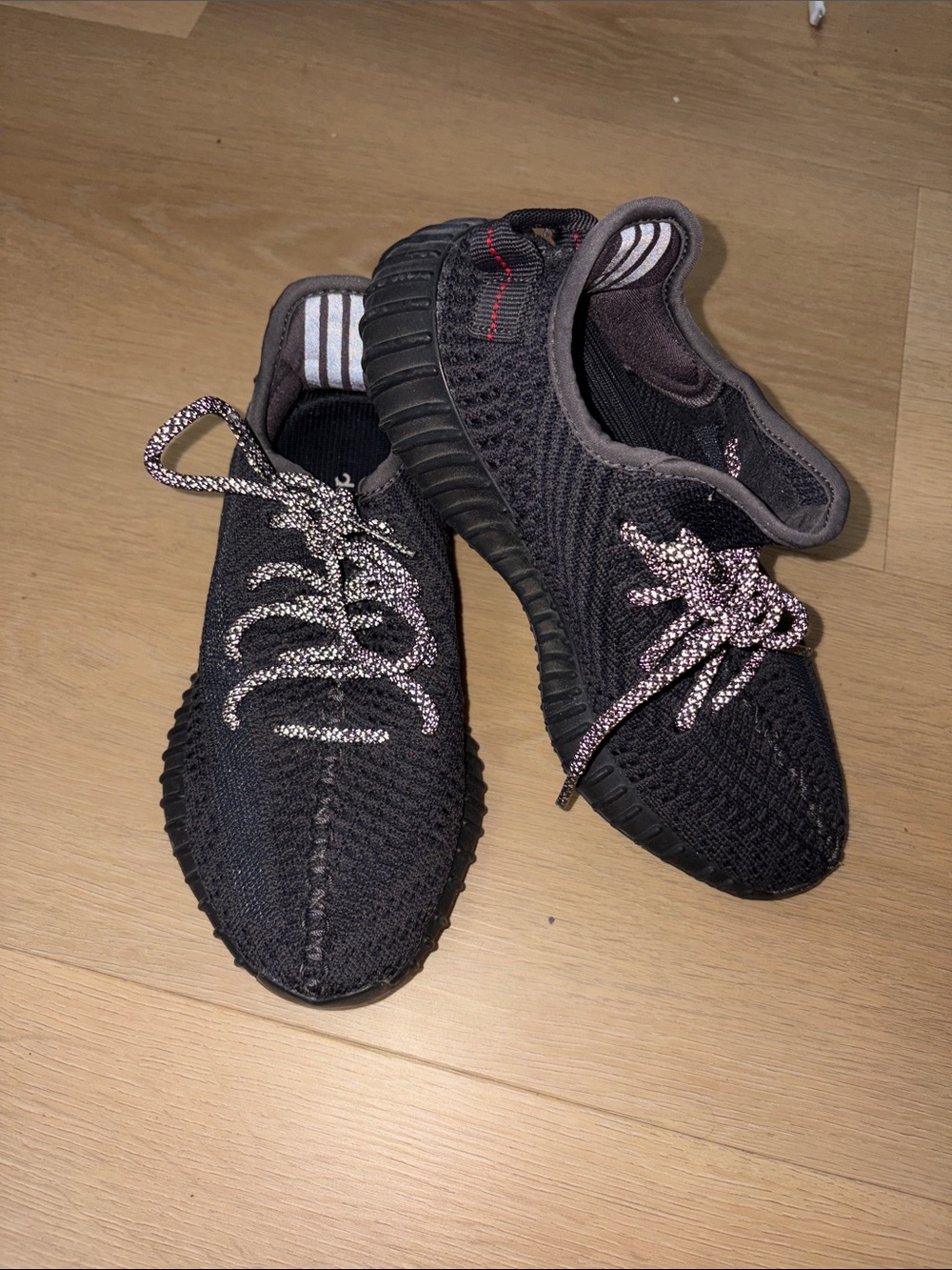 adidas Yeezy Boost 350 V2 Black Reflective size 6 women, 4.5 men